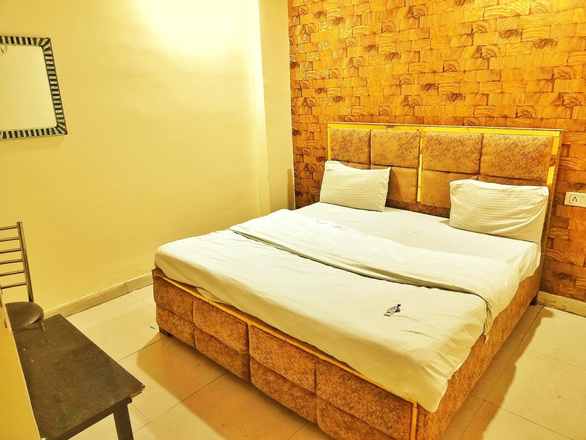 Hotel Green Snapper'100 M From Delhi University Near Isbt Kashmiri Gate 뉴델리 외부 사진